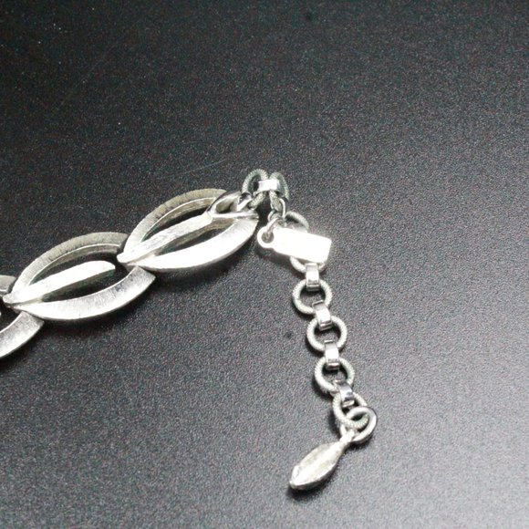 Monet Signed Designer High End Silver Tone Textured Brushed Necklace Set - Picture 9 of 10